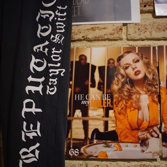 Taylor Swift Reputation Custom Sweatpants - Picture 2 of 2
